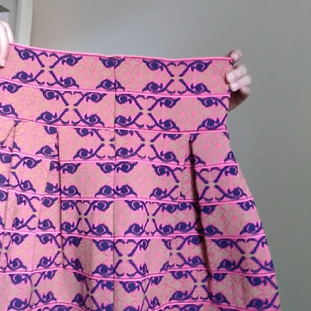 Skirt - Picture 2 of 3